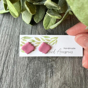 2/$15 Handmade- Mauve Studs